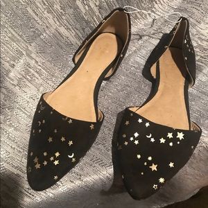 Black and gold star printed flats